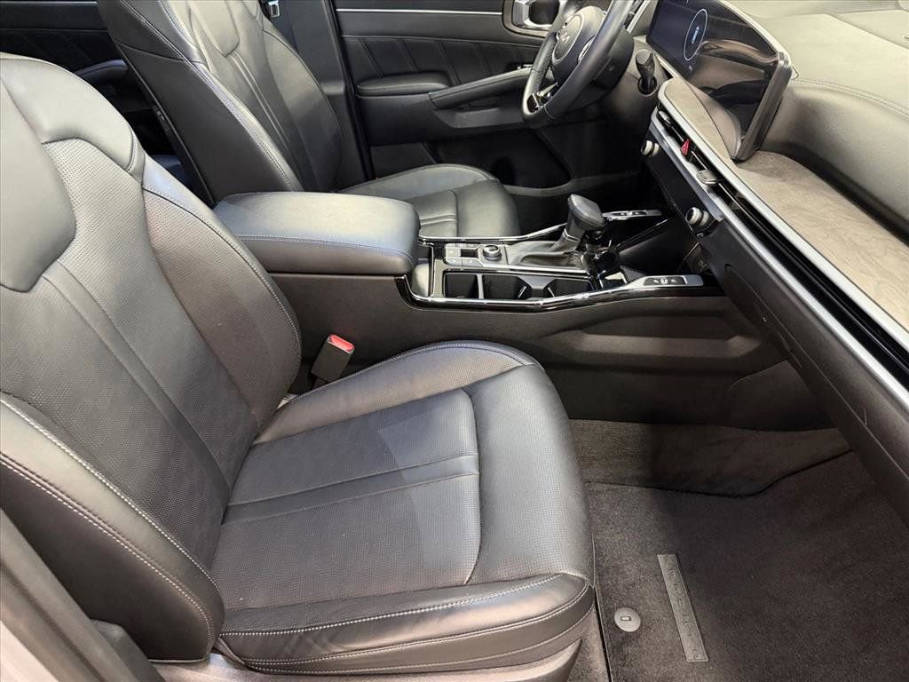 Used 2024 Kia Sorento SX image 18