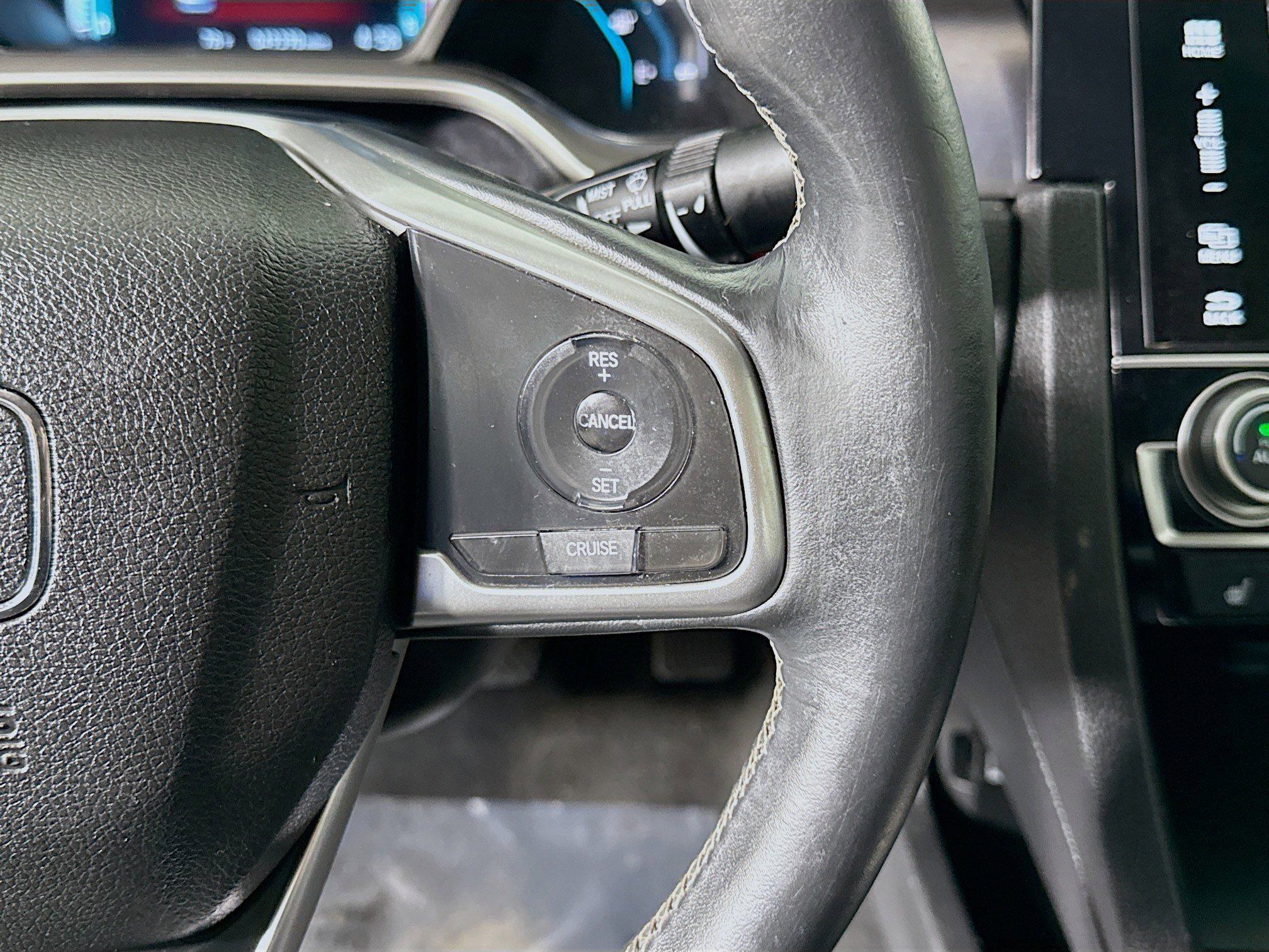 Used 2017 Honda Civic EX-L image 13