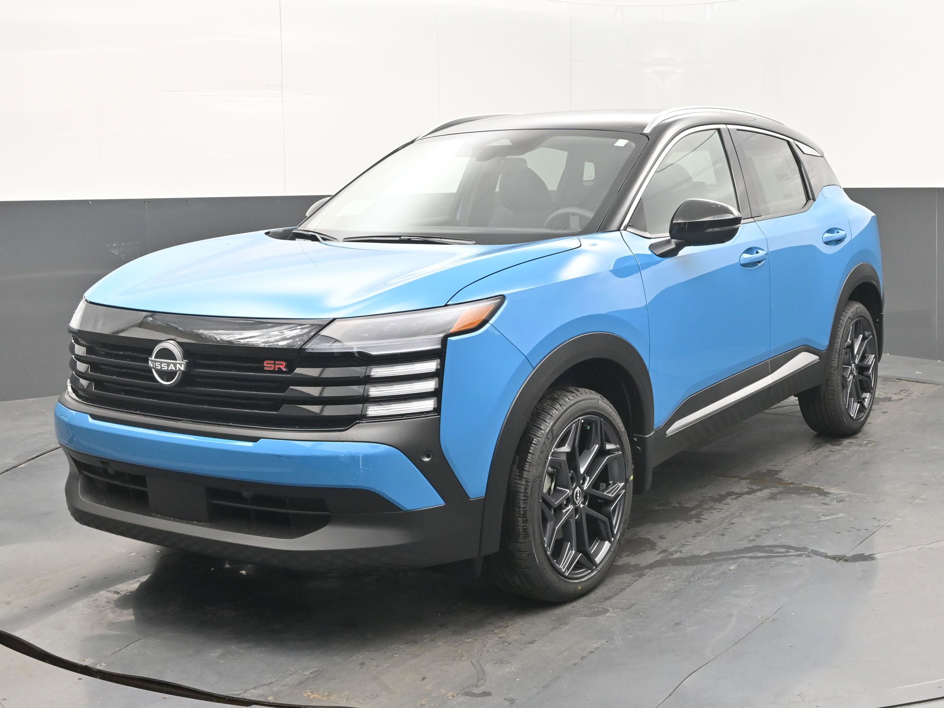 Certified 2025 Nissan Kicks SR image 3