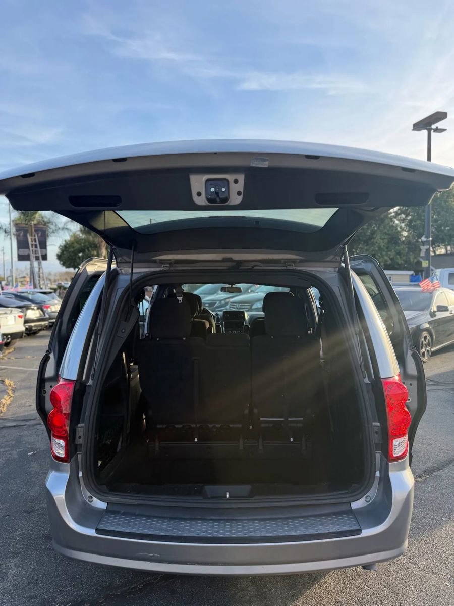 Used 2015 Dodge Grand Caravan SXT w/ Blacktop Package image 14