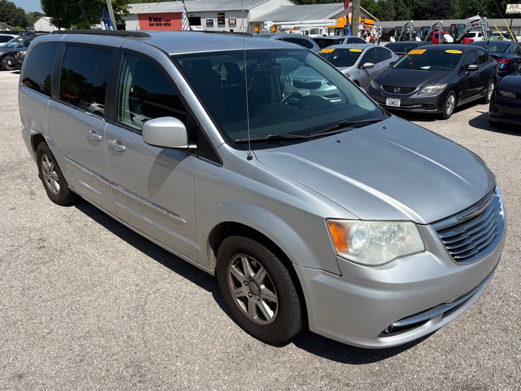 Used 2011 Chrysler Town & Country Touring FWD video 1