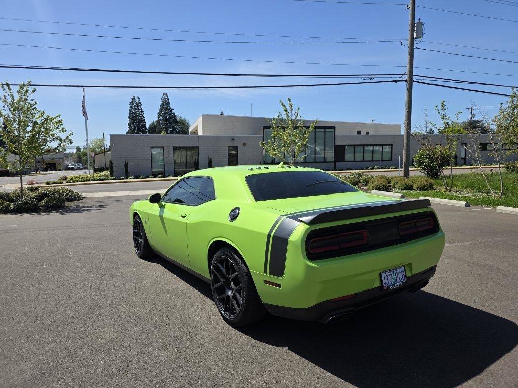 Used 2015 Dodge Challenger R/T Scat Pack w/ Leather Interior Group RWD image 7