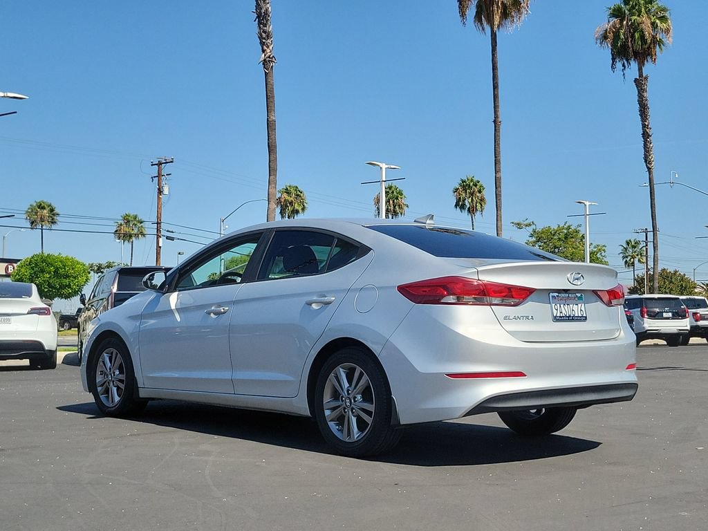 Used 2017 Hyundai Elantra SE FWD video 2