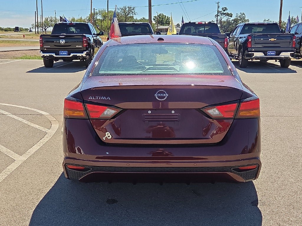 Used 2025 Nissan Altima 2.5 SV FWD image 4