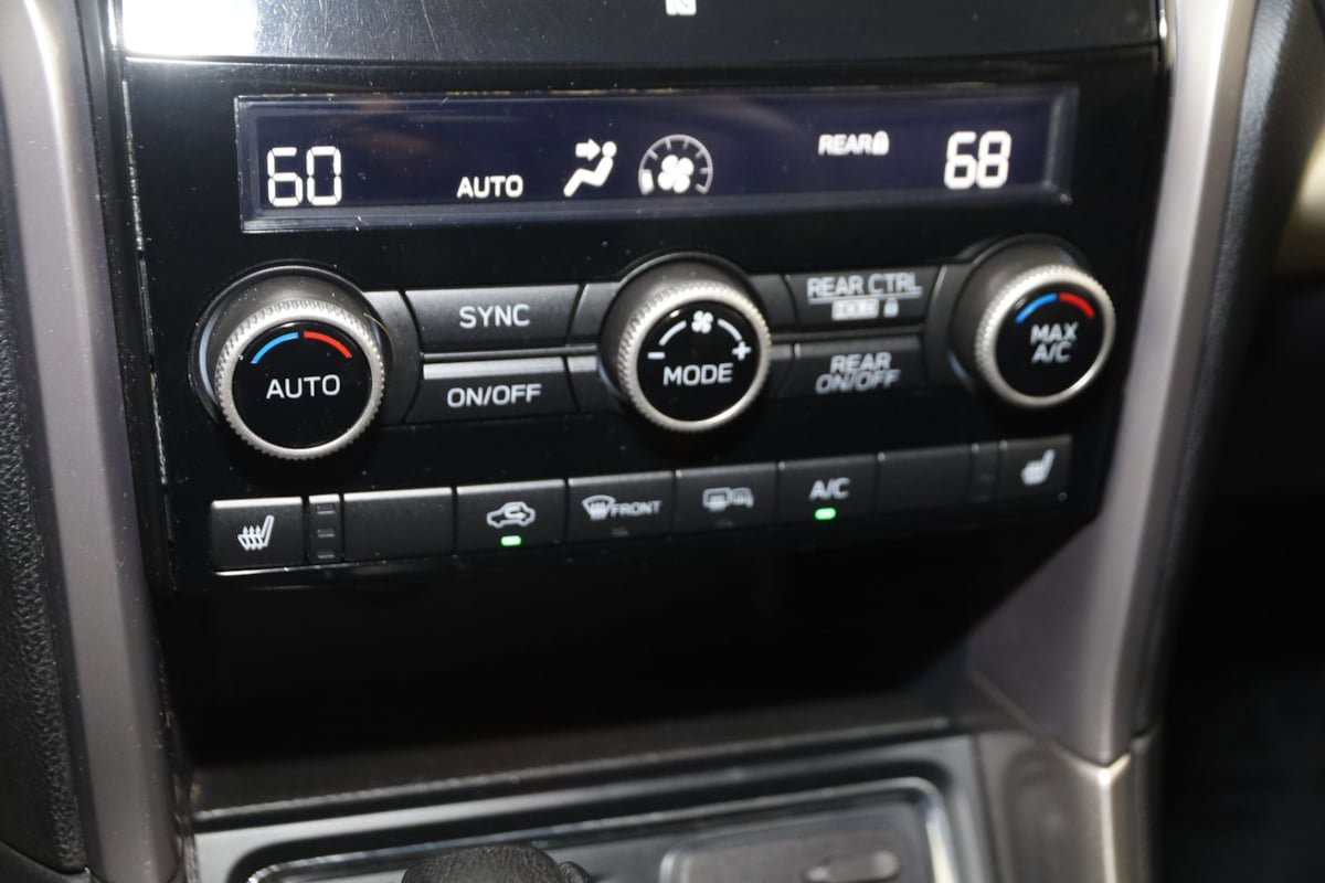 Used 2020 Subaru Ascent Limited AWD/4WD image 28