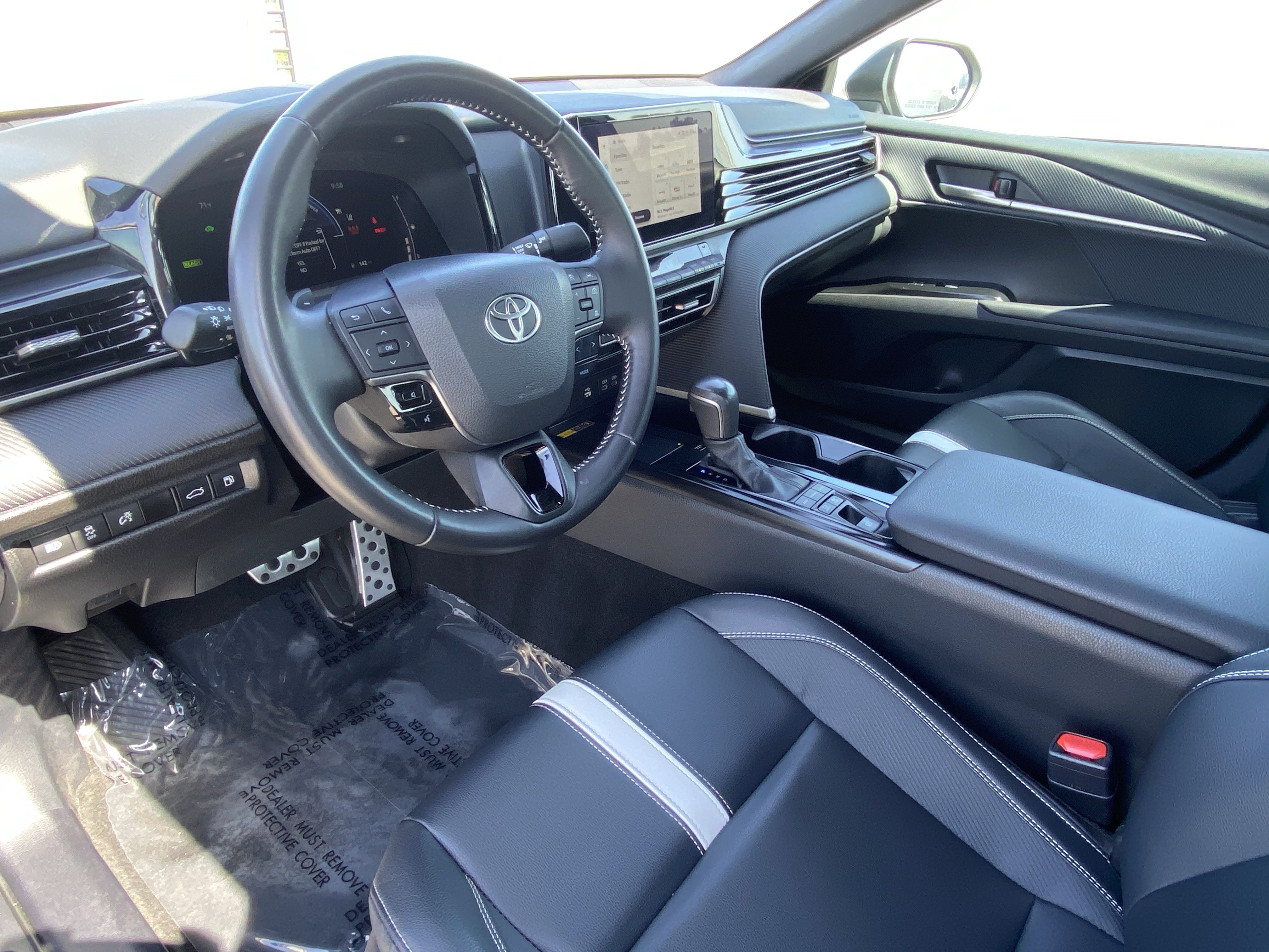 Used 2025 Toyota Camry SE FWD image 17