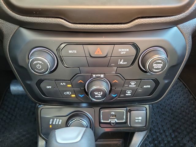 Used 2023 Jeep Renegade Altitude AWD/4WD image 31