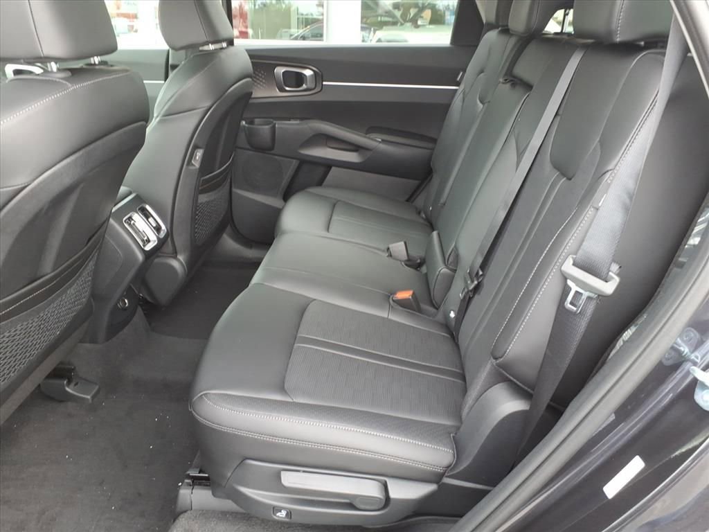New 2026 Kia Sorento EX AWD/4WD image 11