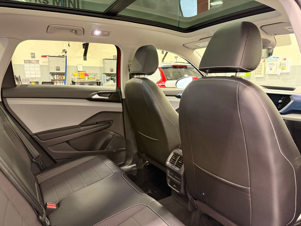 Used 2023 Volkswagen Taos SE w/ Panoramic Sunroof Package image 26