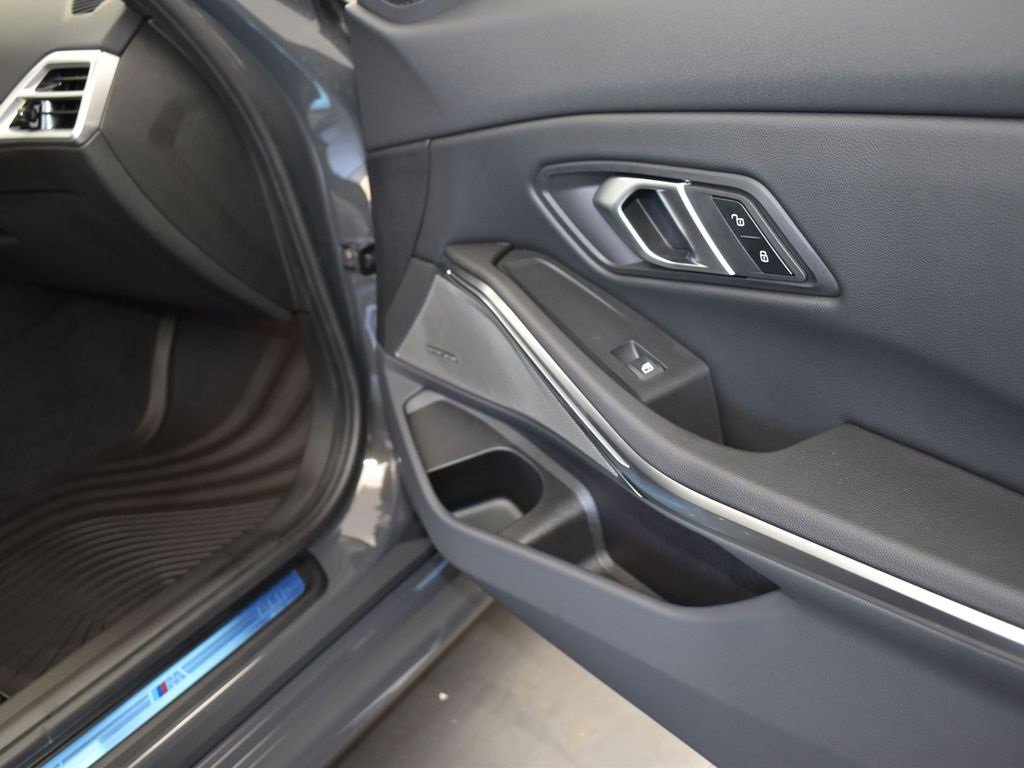 New 2026 BMW 330i Sedan w/ M Sport Package image 23