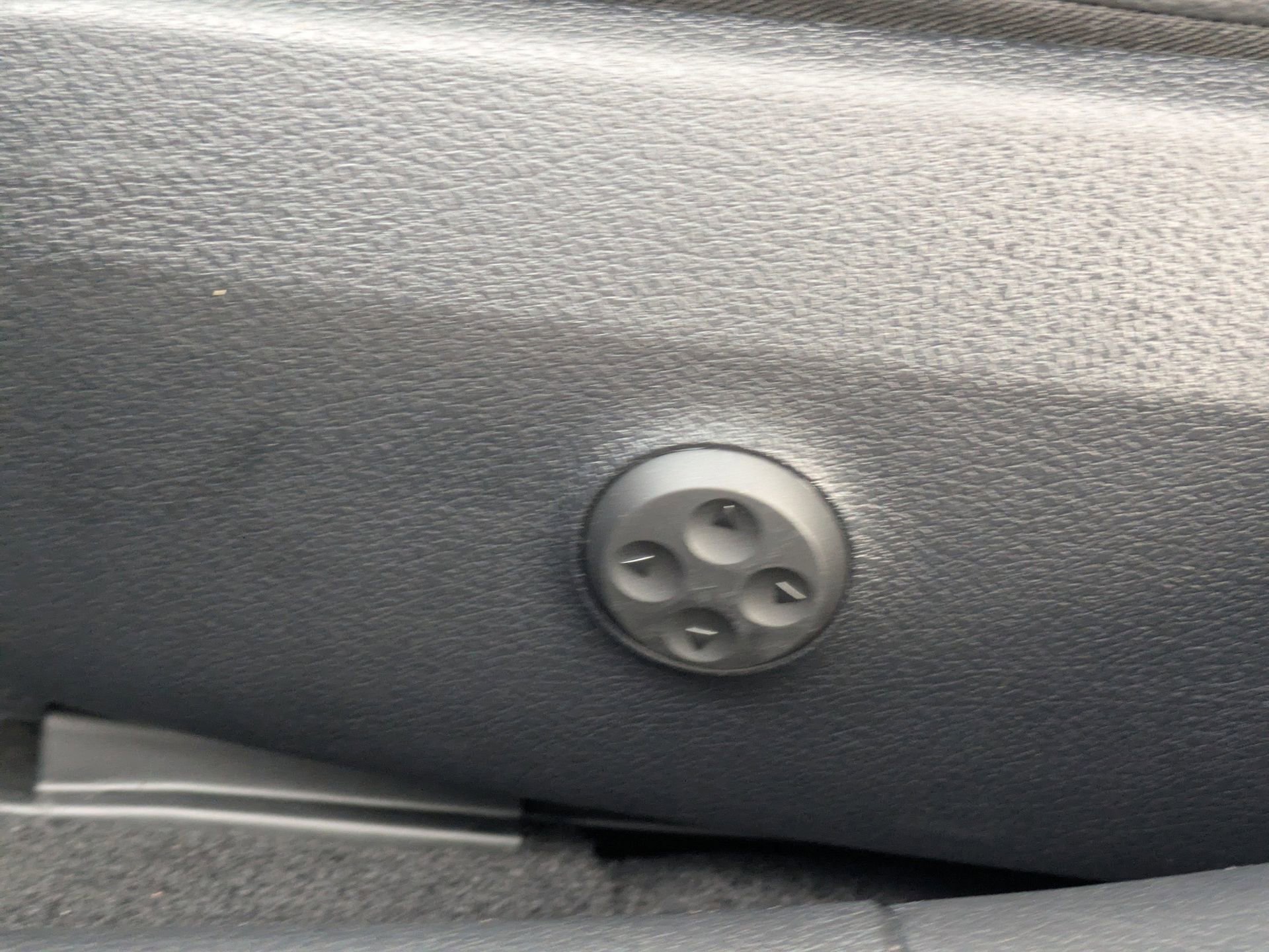 Used 2025 Mercedes-Benz C 300 Sedan image 25