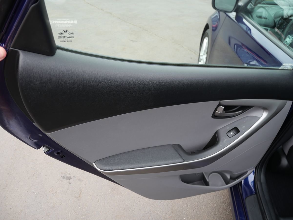 Used 2013 Hyundai Elantra GLS FWD image 18