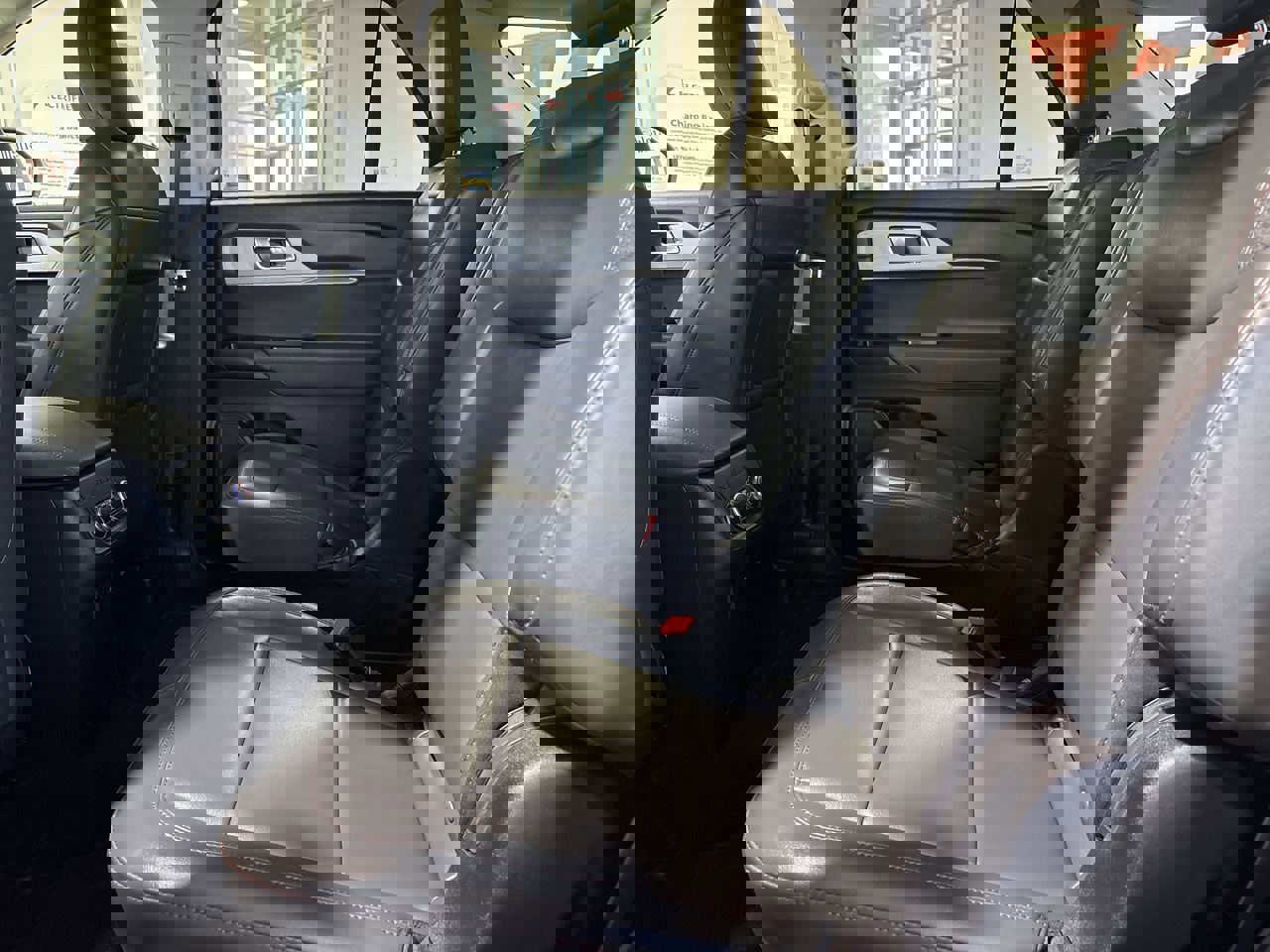 Used 2025 Ford Explorer Active w/ Active Comfort Package image 22