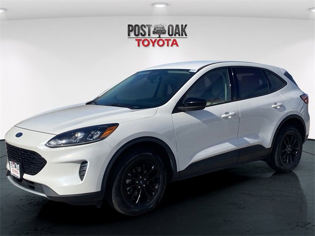 Used 2020 Ford Escape SE Sport image 3