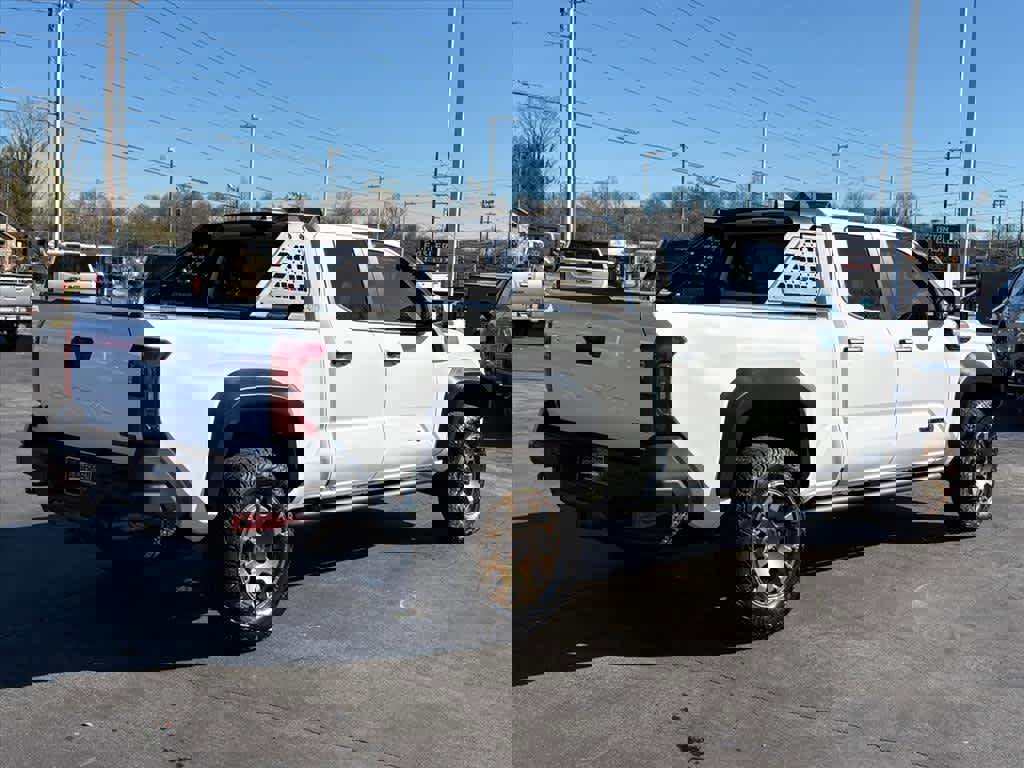 Used 2025 Toyota Tacoma Trailhunter Hybrid image 3