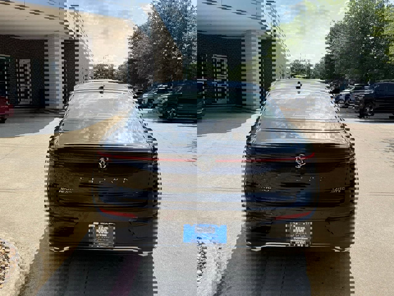 Used 2024 Toyota Crown Limited image 4