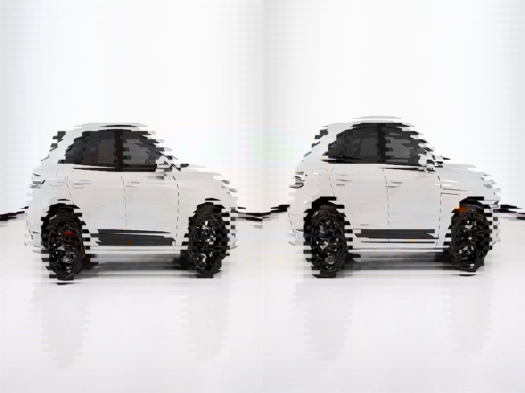 New 2026 Porsche Macan GTS image 8