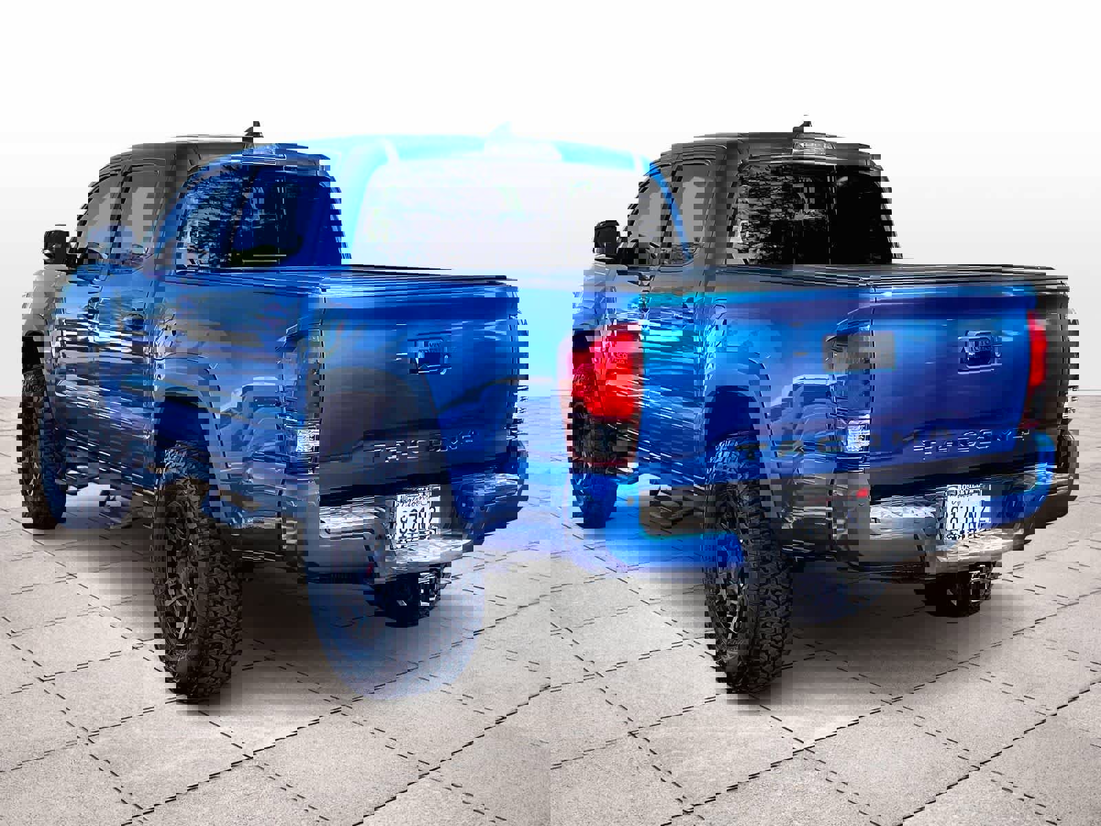 Used 2018 Toyota Tacoma TRD Off-Road w/ Technology Package image 13