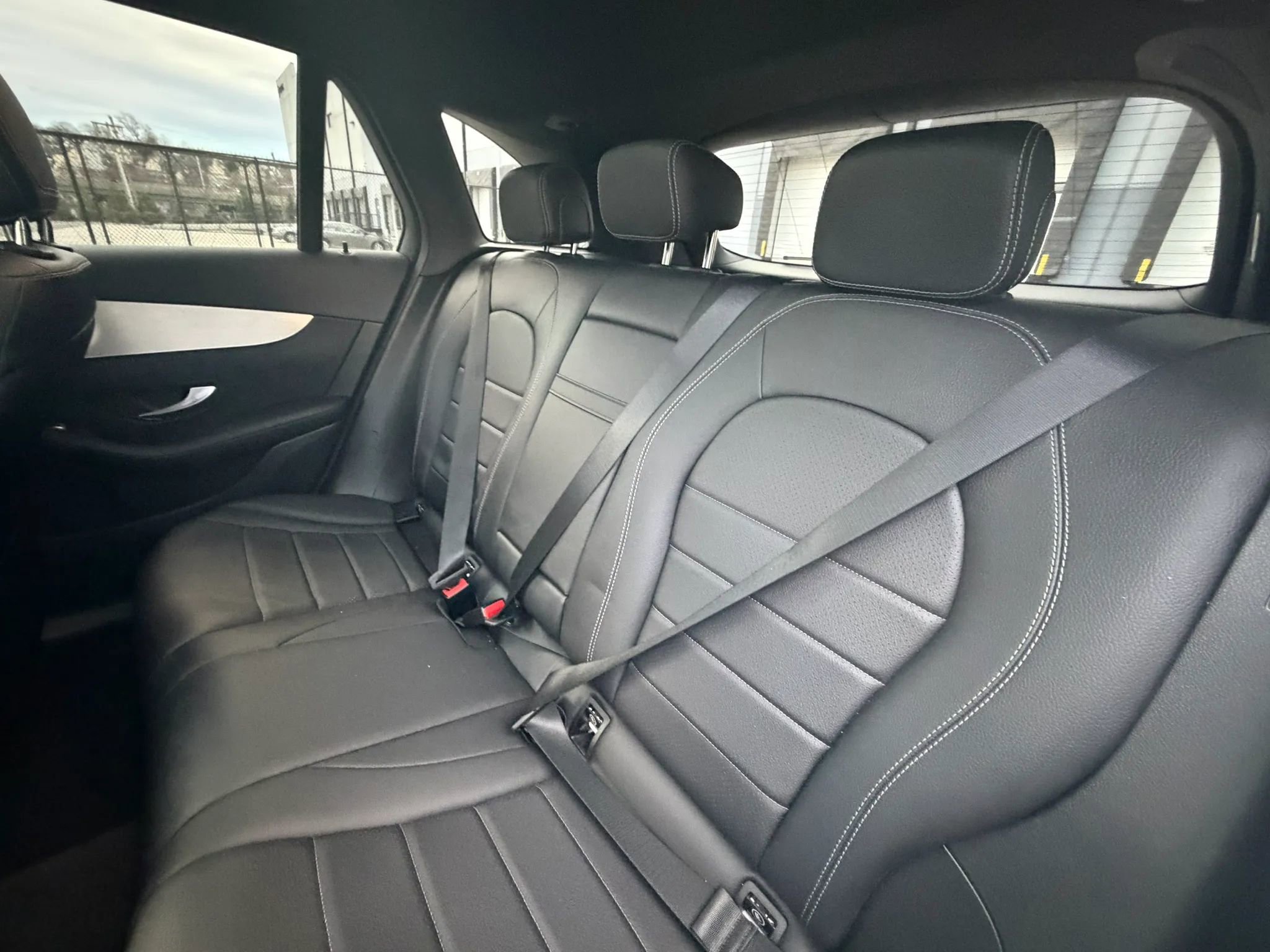 Used 2019 Mercedes-Benz GLC 300 4MATIC image 28
