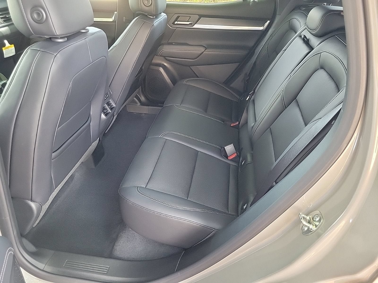New 2027 GMC Terrain Elevation w/ Elevation Premium Package FWD image 10