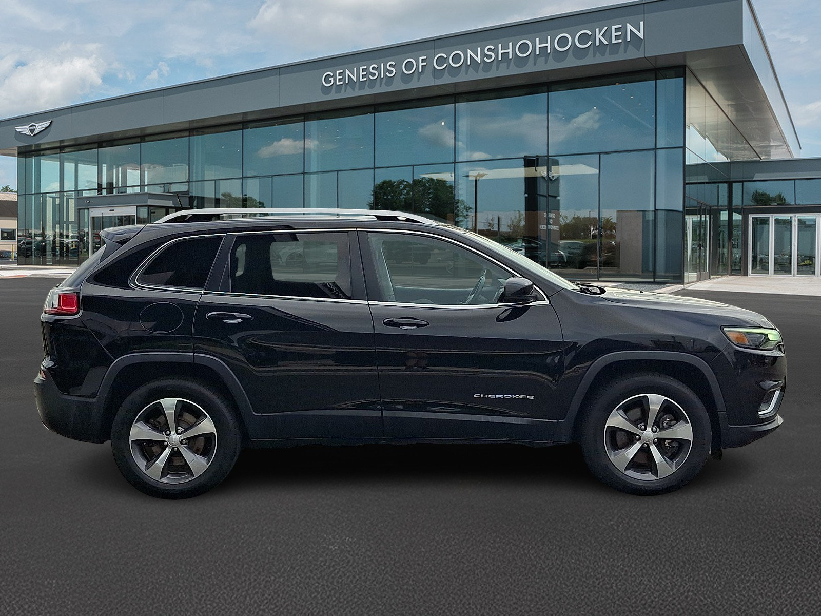 Used 2019 Jeep Cherokee Limited AWD/4WD image 7