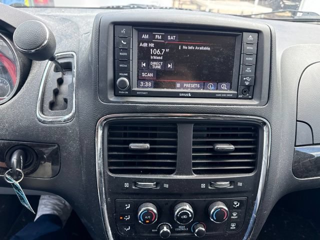 Used 2020 Dodge Grand Caravan SE w/ UConnect Hands-Free Group FWD image 14