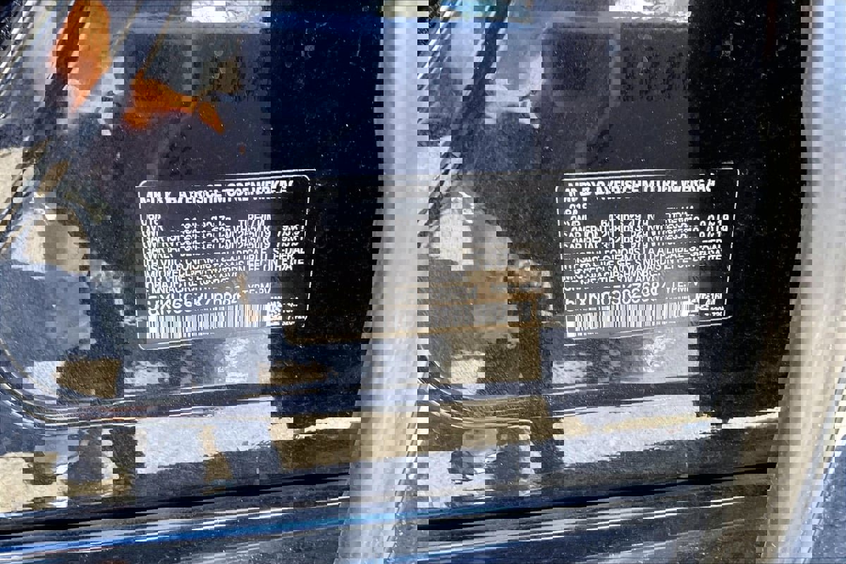 Used 2019 BMW X6 xDrive50i w/ M Sport Package image 34