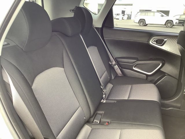 Used 2024 Kia Soul LX w/ Option Group 015 FWD image 32