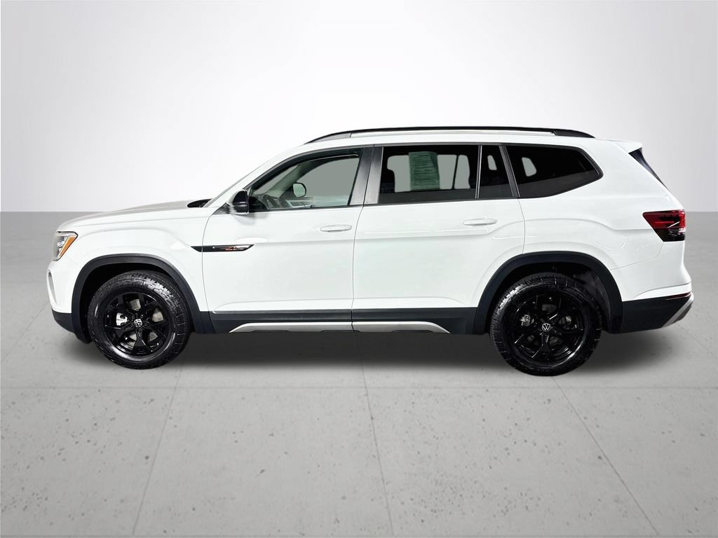 Certified 2024 Volkswagen Atlas Peak Edition SE AWD/4WD image 10