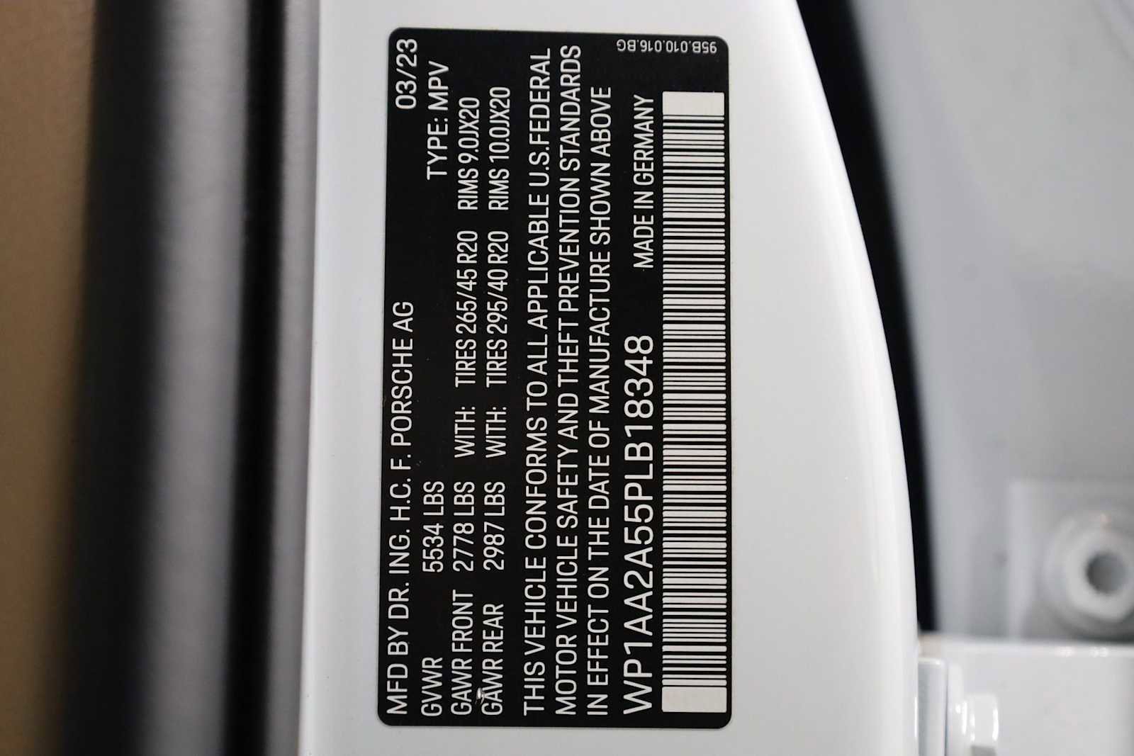 Certified 2023 Porsche Macan Turbo AWD/4WD image 43