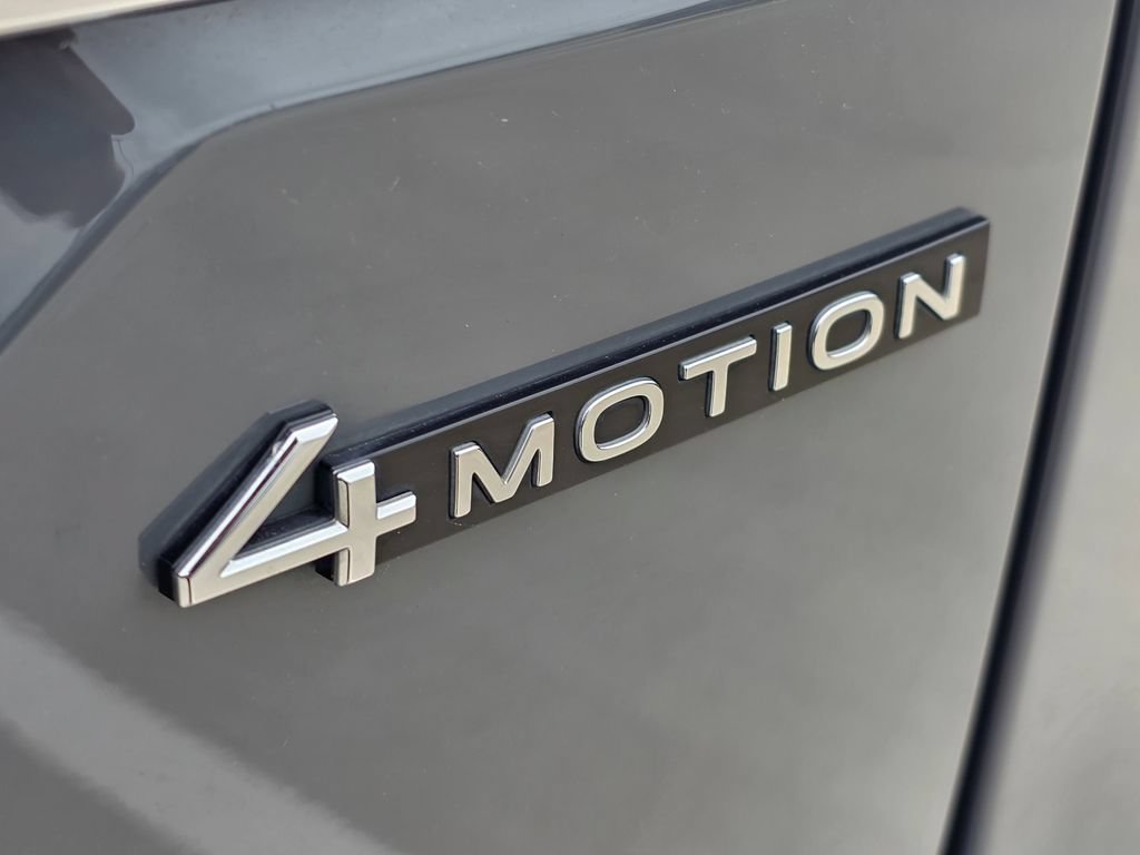 Used 2025 Volkswagen Atlas SEL Premium R-Line AWD/4WD image 11