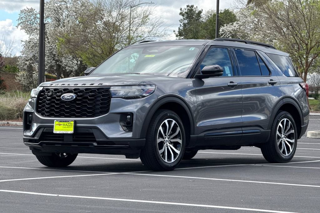Used 2025 Ford Explorer ST-Line image 15