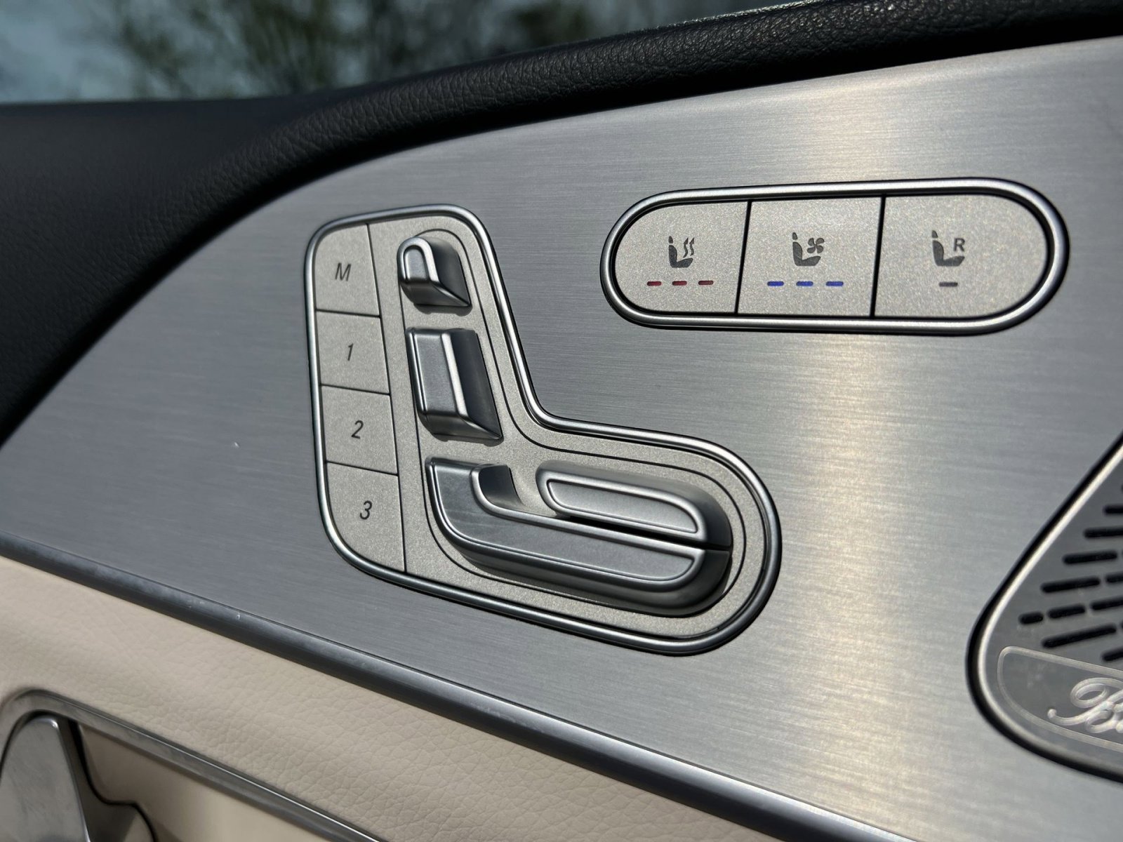 Certified 2025 Mercedes-Benz GLE 350 4MATIC image 33