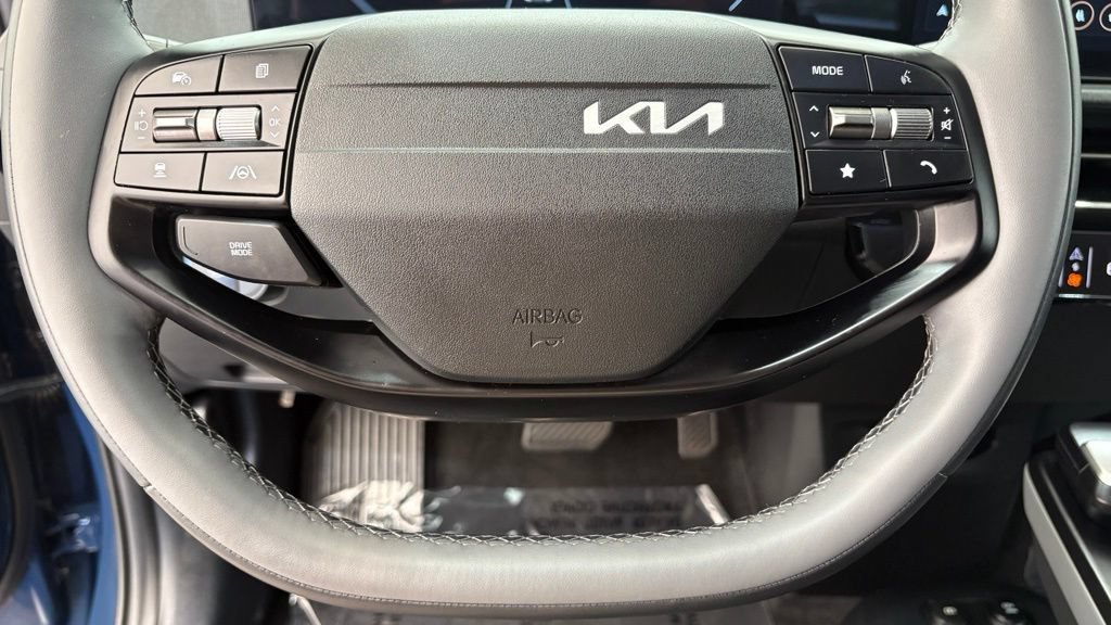 Used 2025 Kia EV6 Light AWD/4WD image 38