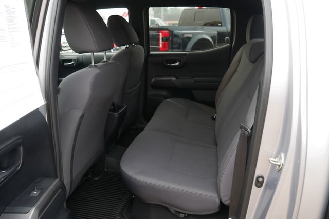 Used 2018 Toyota Tacoma TRD Off-Road w/ Technology Package AWD/4WD image 26