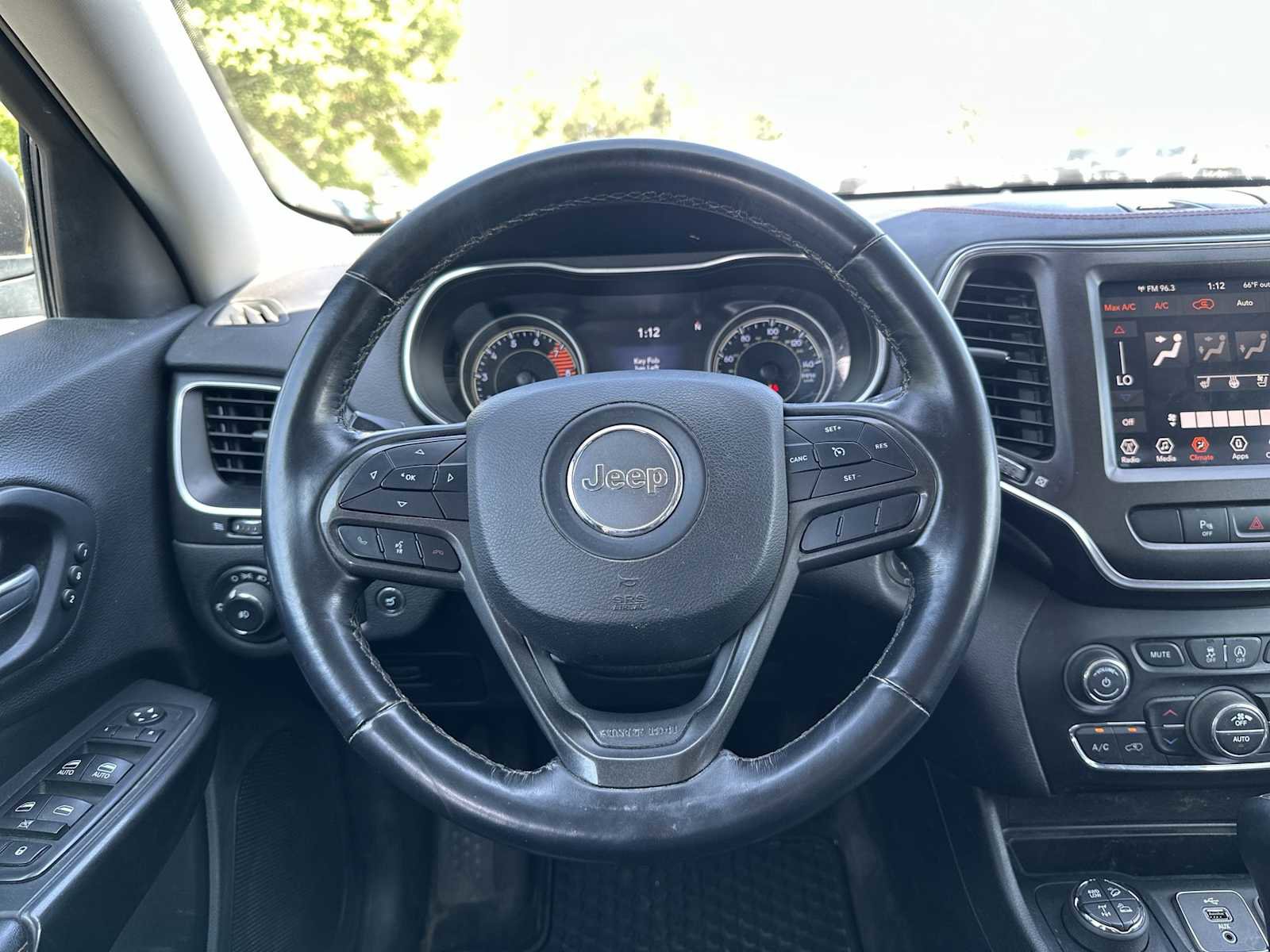 Used 2019 Jeep Cherokee Trailhawk image 11