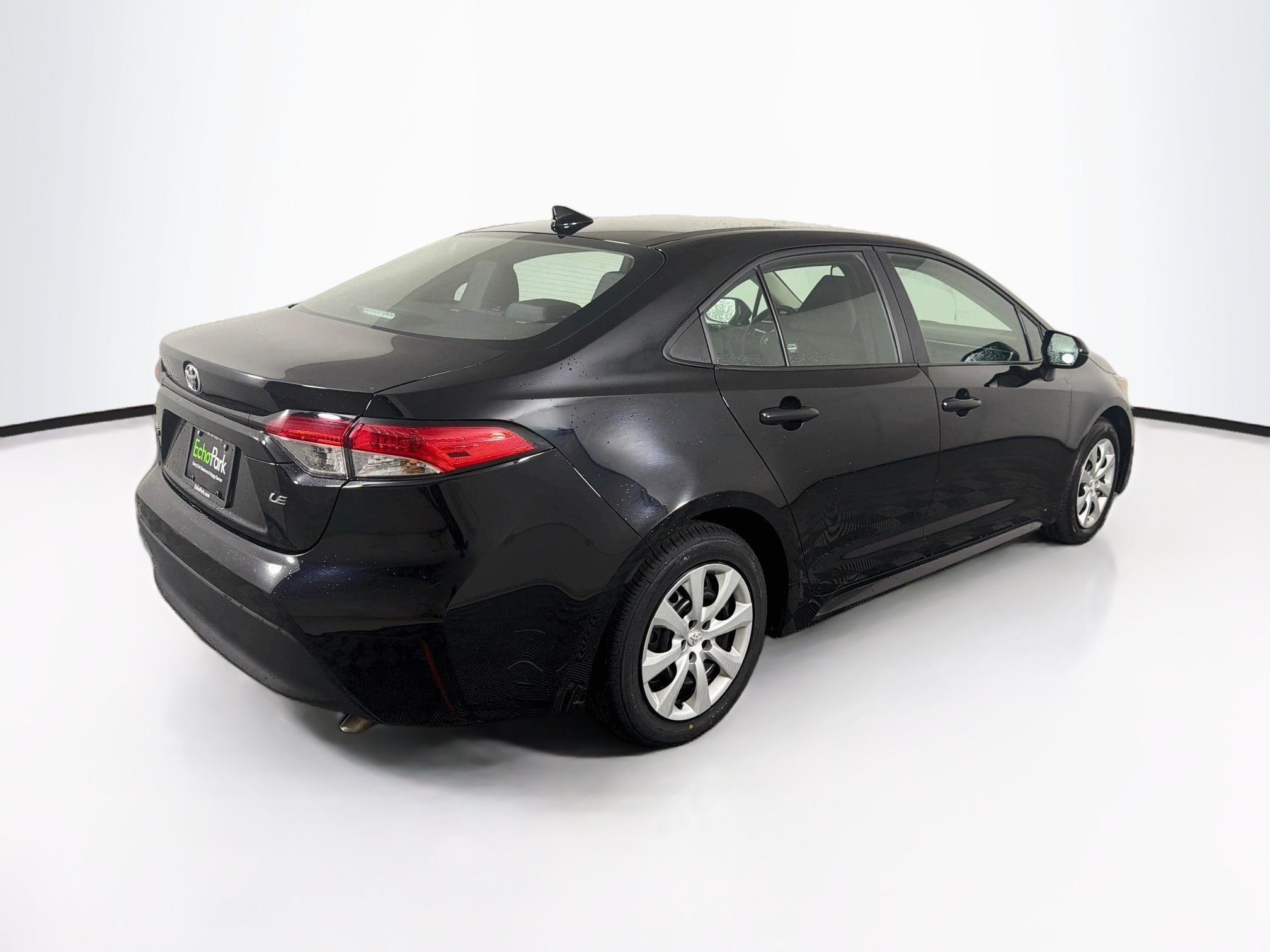 Used 2025 Toyota Corolla LE FWD image 9