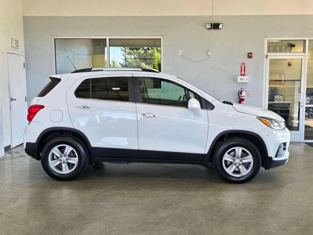 Used 2019 Chevrolet Trax LT w/ LT Convenience Package AWD/4WD image 4