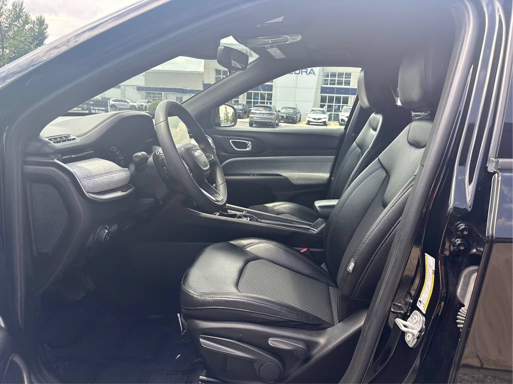 Used 2024 Jeep Compass Latitude AWD/4WD image 10
