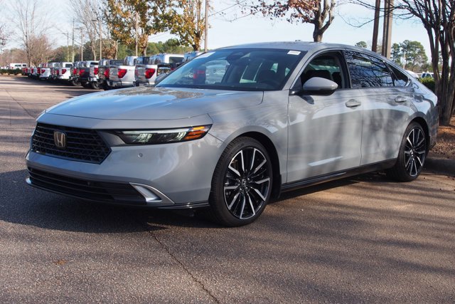 Used 2024 Honda Accord Touring image 3