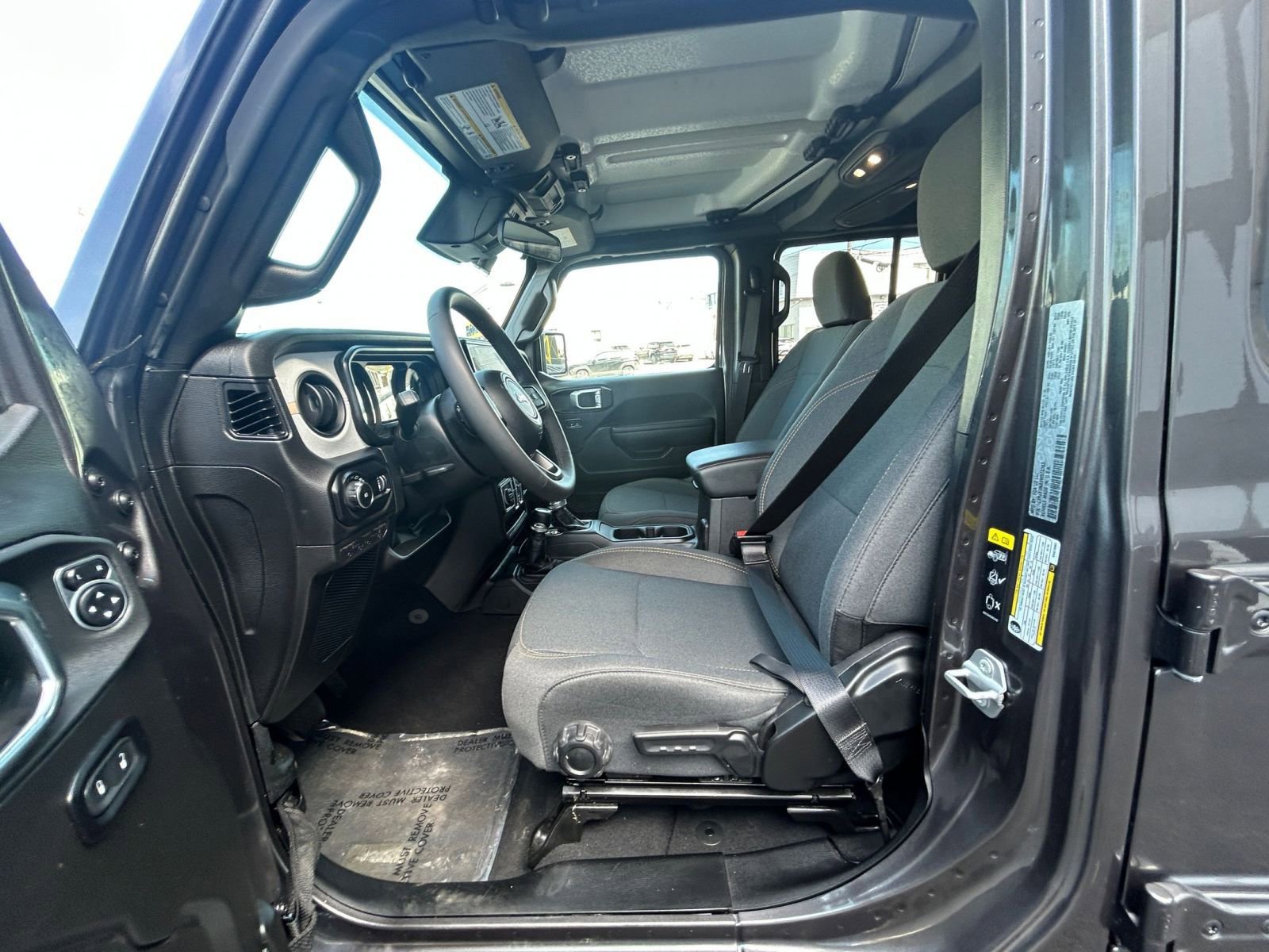 Used 2025 Jeep Wrangler Sport S image 27