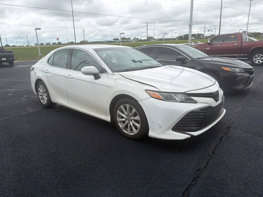Used 2018 Toyota Camry LE w/ Convenience Package FWD image 2