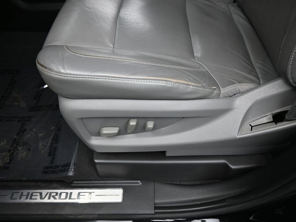 Used 2020 Chevrolet Suburban LT image 15