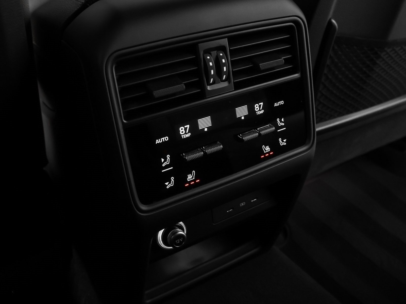 Used 2025 Porsche Cayenne image 41