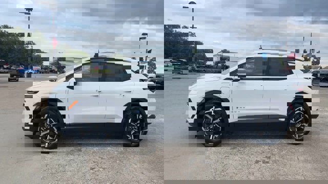 New 2026 Chevrolet Equinox EV LT image 5