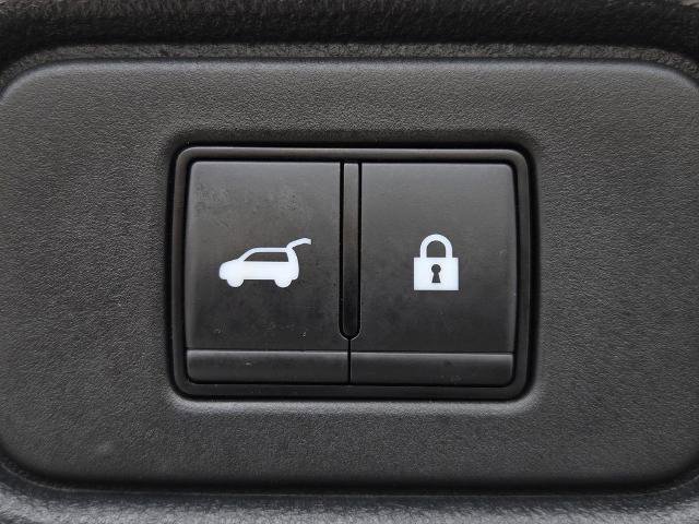 Certified 2025 Nissan Pathfinder SV FWD image 10