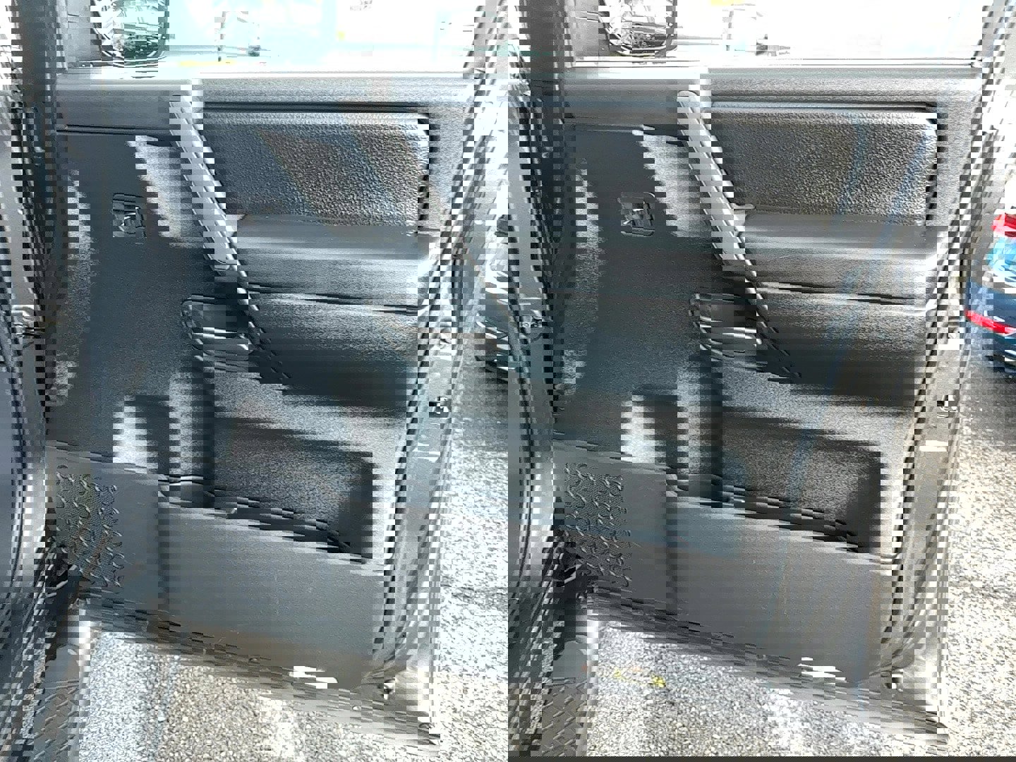 Used 2012 Nissan Titan SL image 23