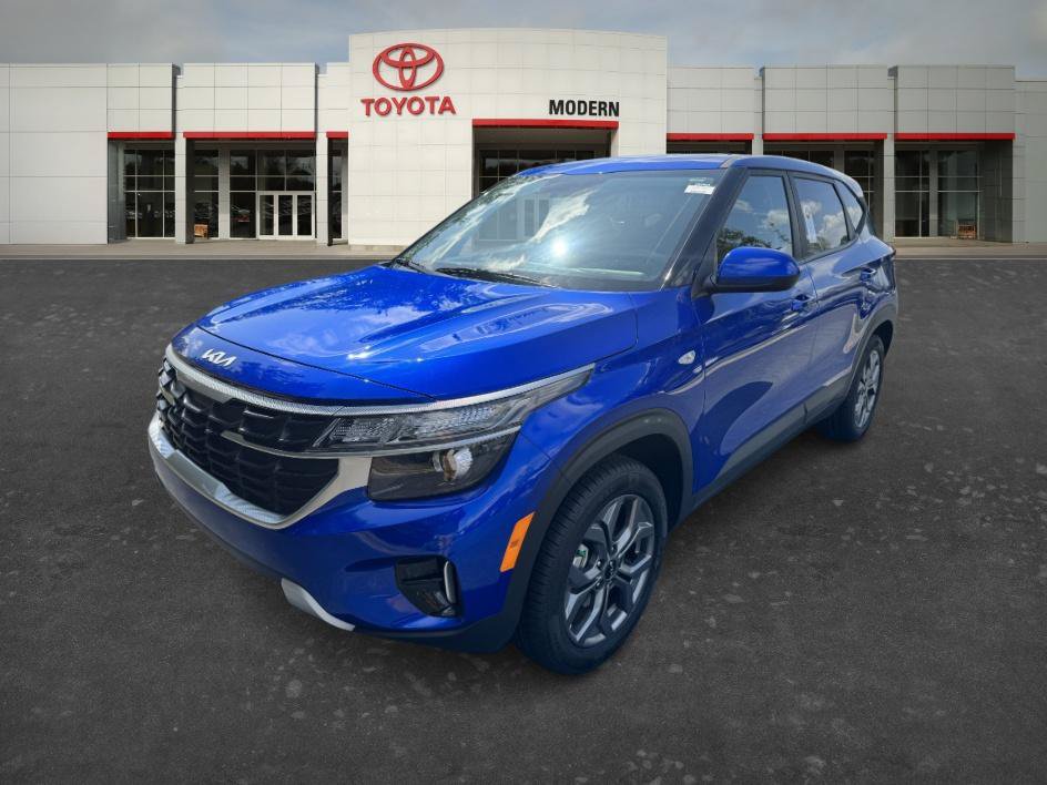 Used 2024 Kia Seltos LX AWD/4WD image 1