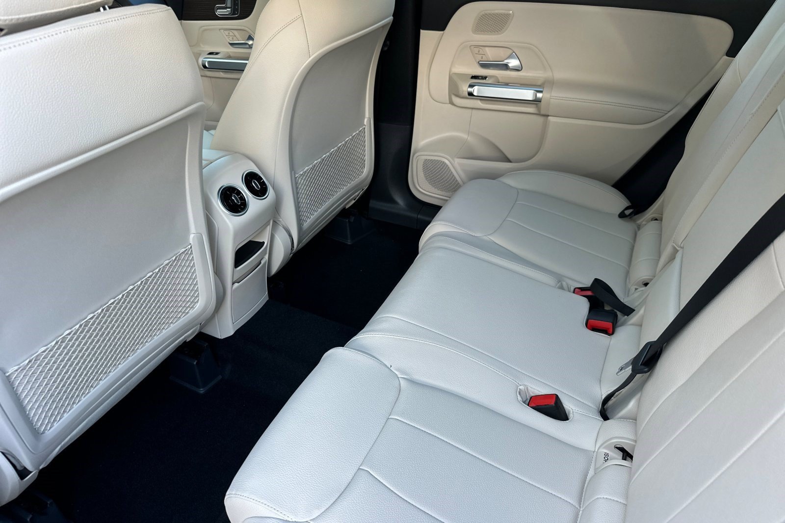 New 2026 Mercedes-Benz GLB 250 image 21