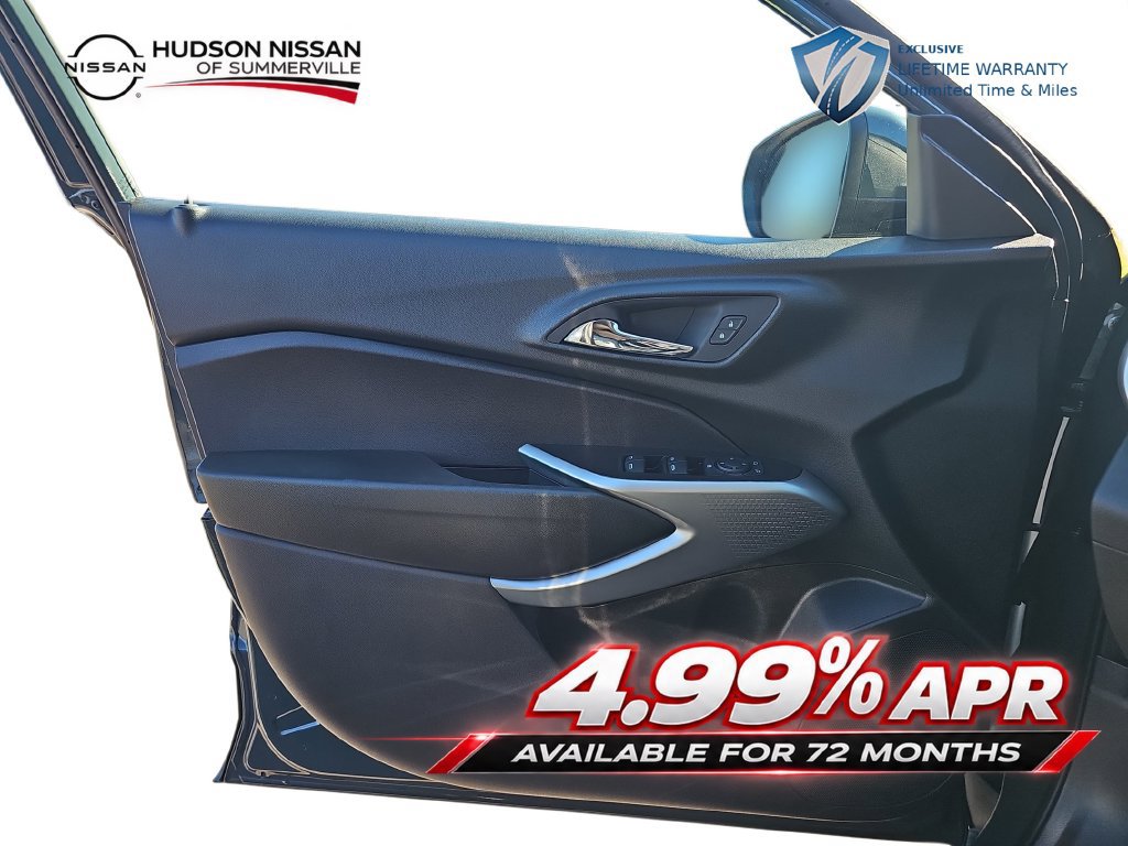Used 2025 Chevrolet Trax LS w/ LS Convenience Package FWD image 27